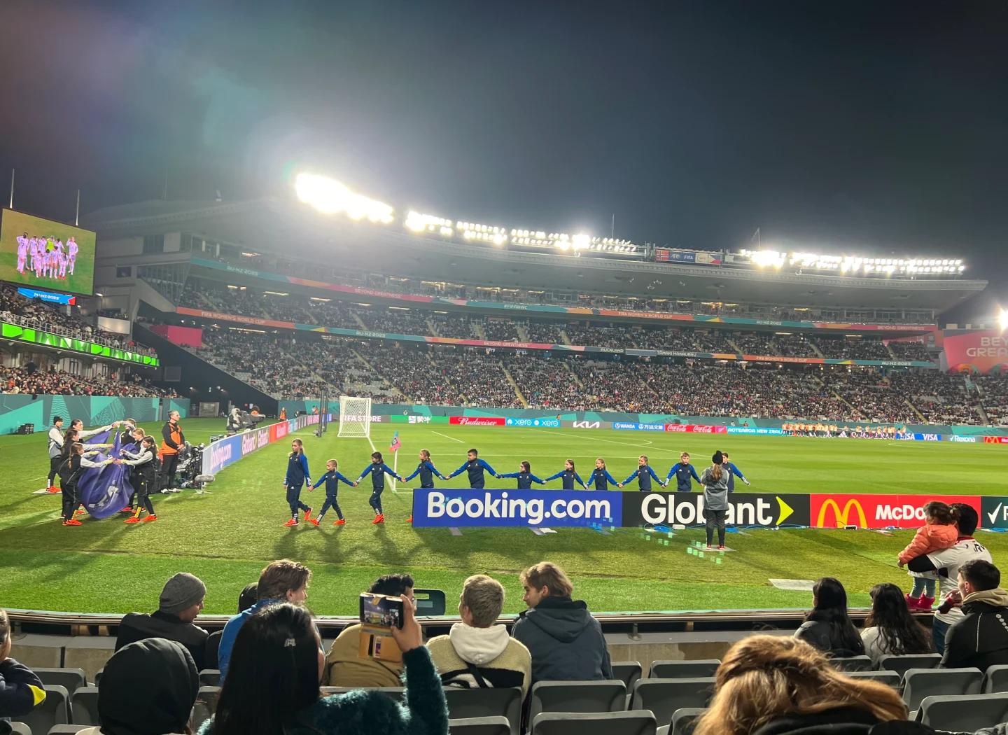 九游体育官方-包含FIFA裁判制度改革，VAR再升级的词条