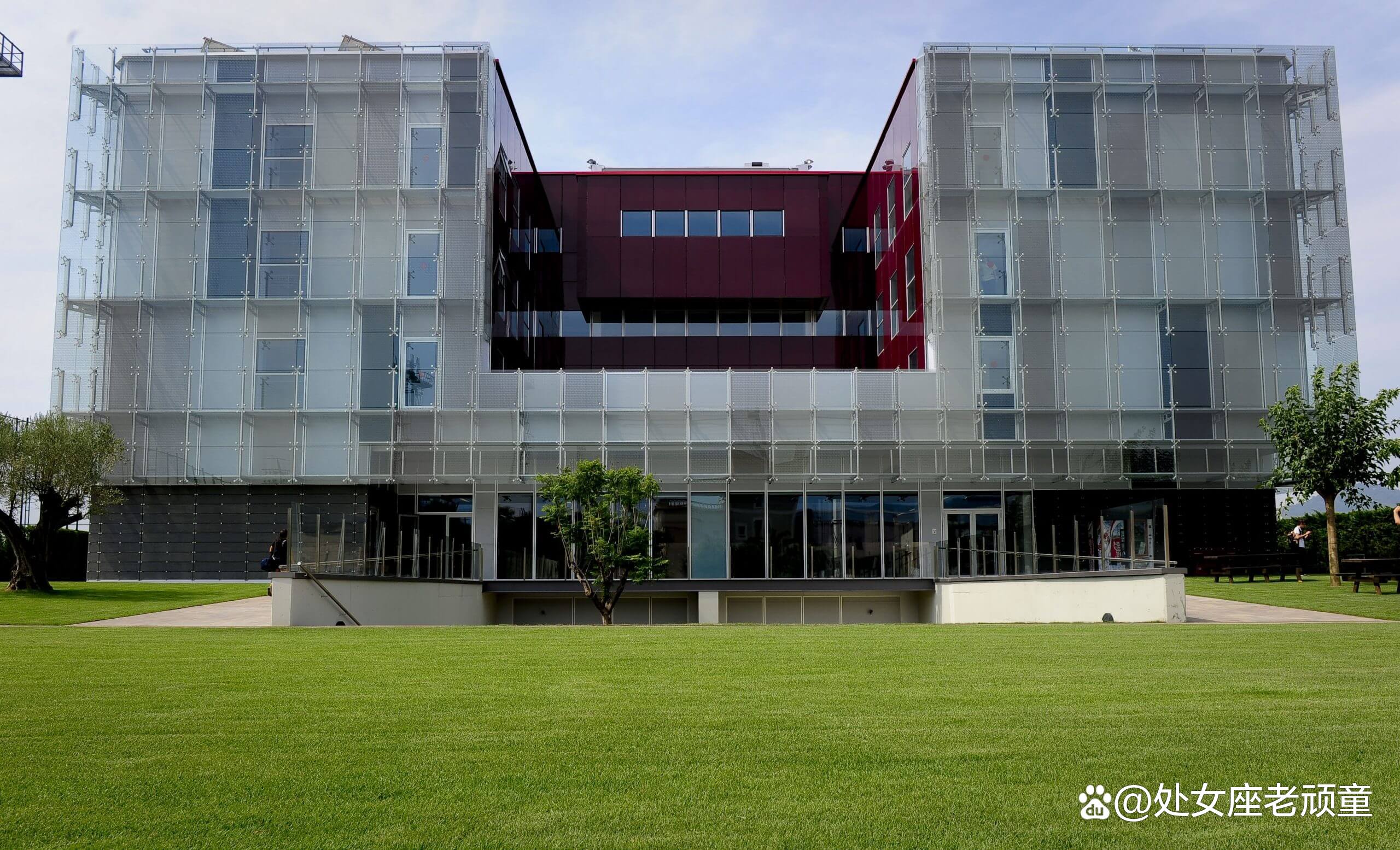 九游体育官网下载-包含巴塞罗那：拉玛西亚青训的黄金一代的词条