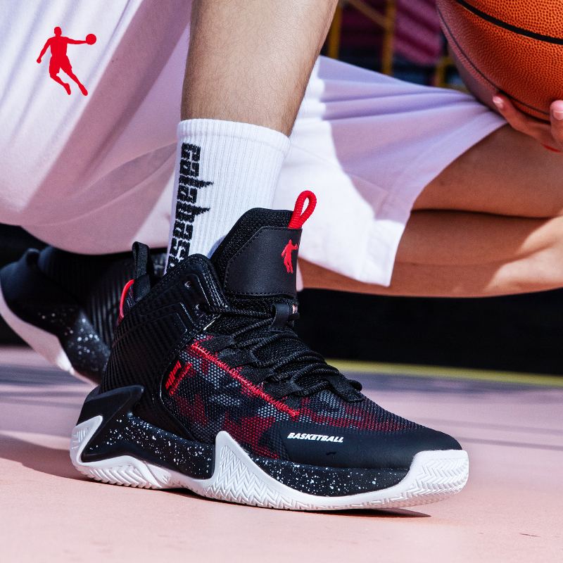 九游体育官网下载-包含体育收藏品拍卖：乔丹战靴拍出天价的词条