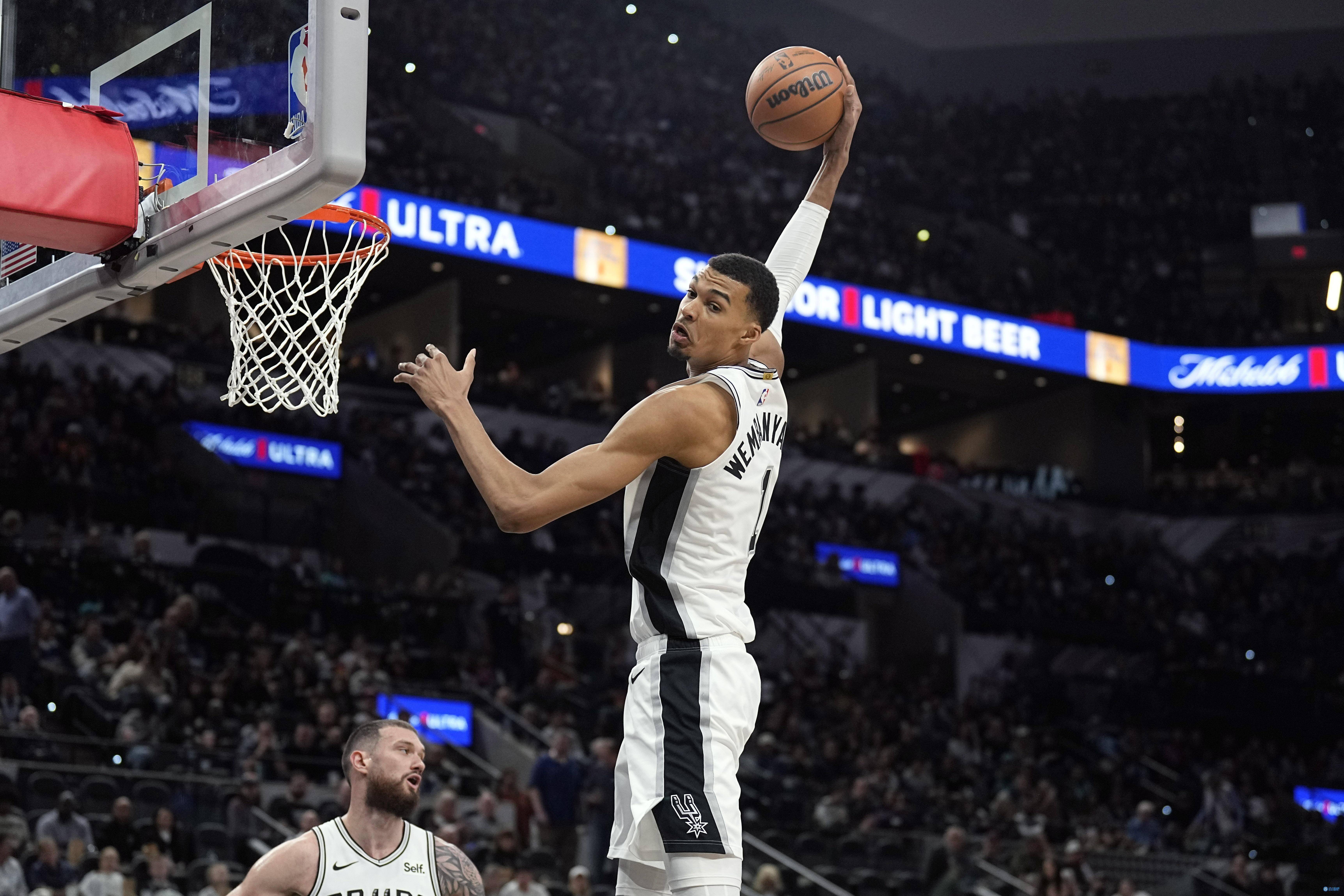 九游体育app-文班亚马首秀惊艳，马刺未来可期的简单介绍