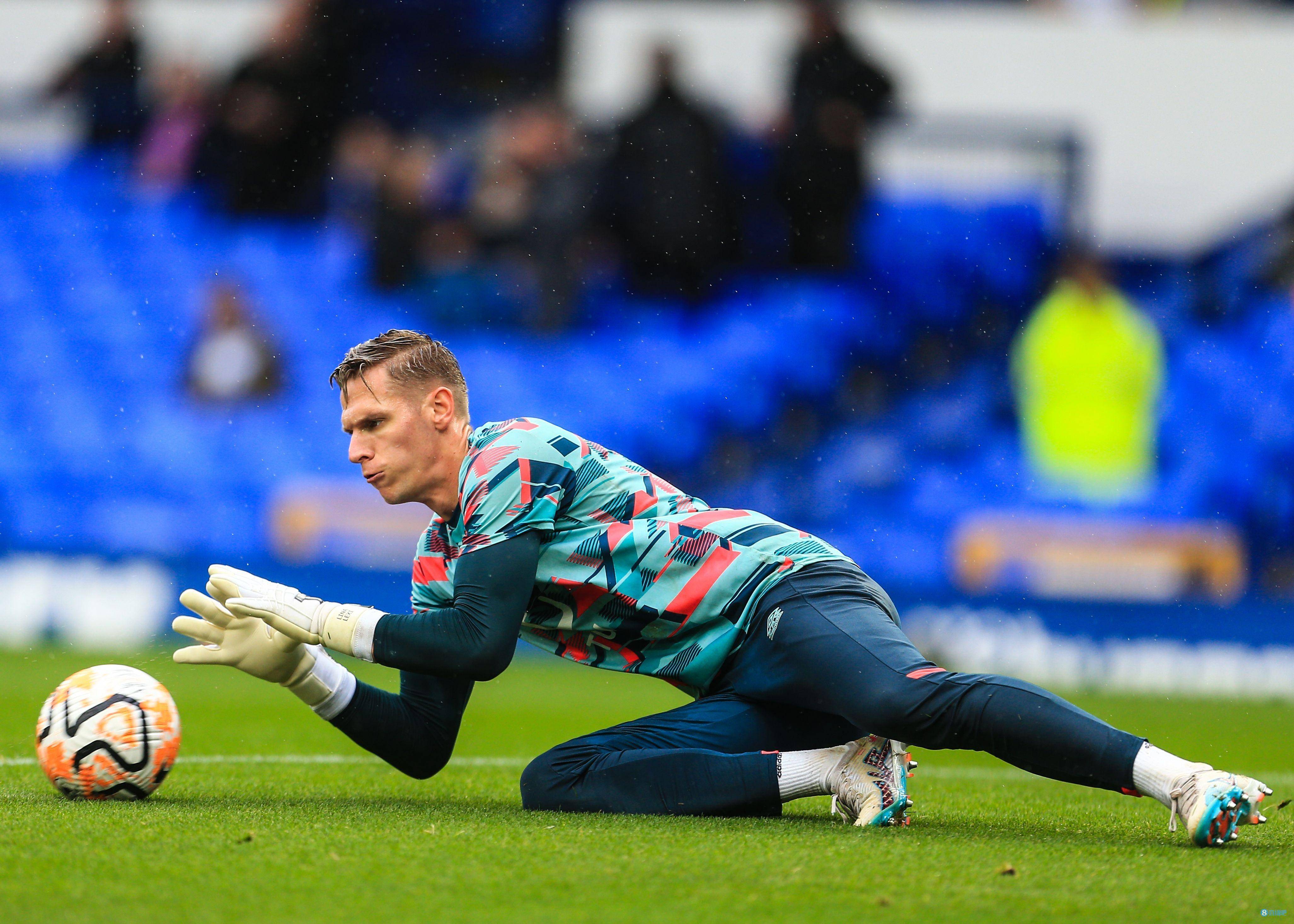 九游体育官方网站-门将进球：那些不可思议的破门时刻