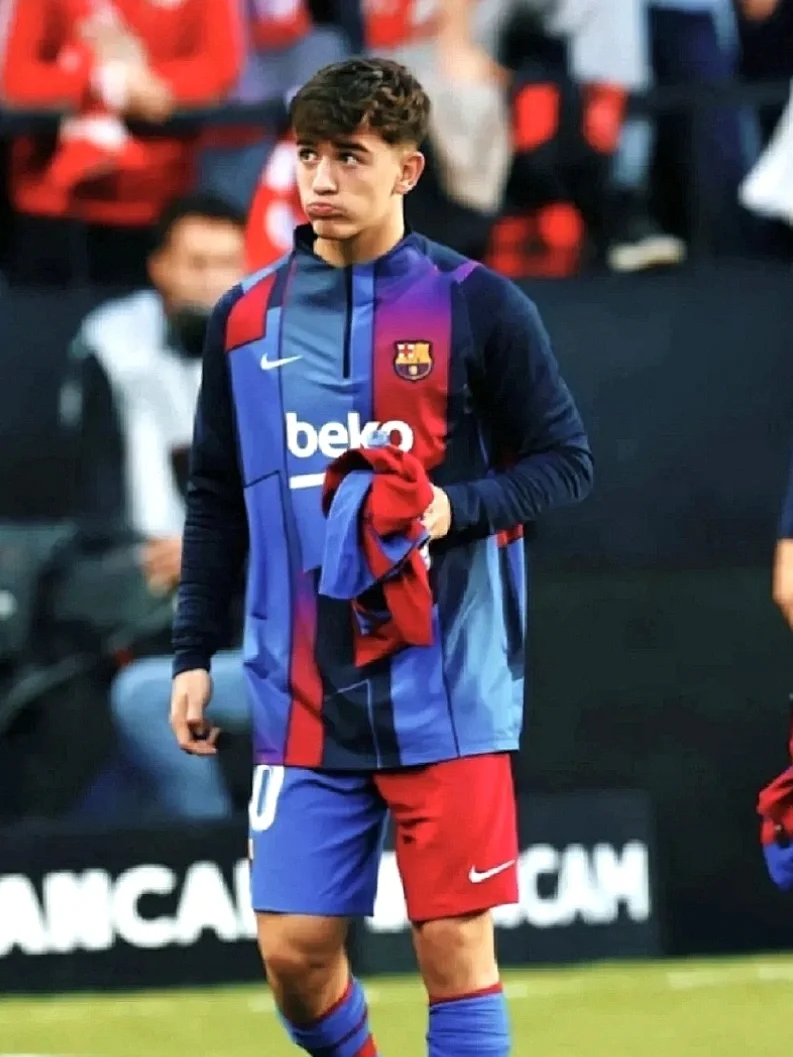 足球情侣档盘点：他们也很甜！的简单介绍