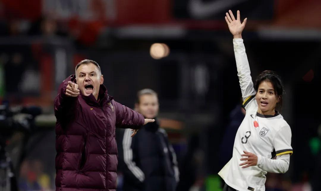 九游体育网址-女足世界杯：美国队三连冠梦碎，黑马夺冠的简单介绍