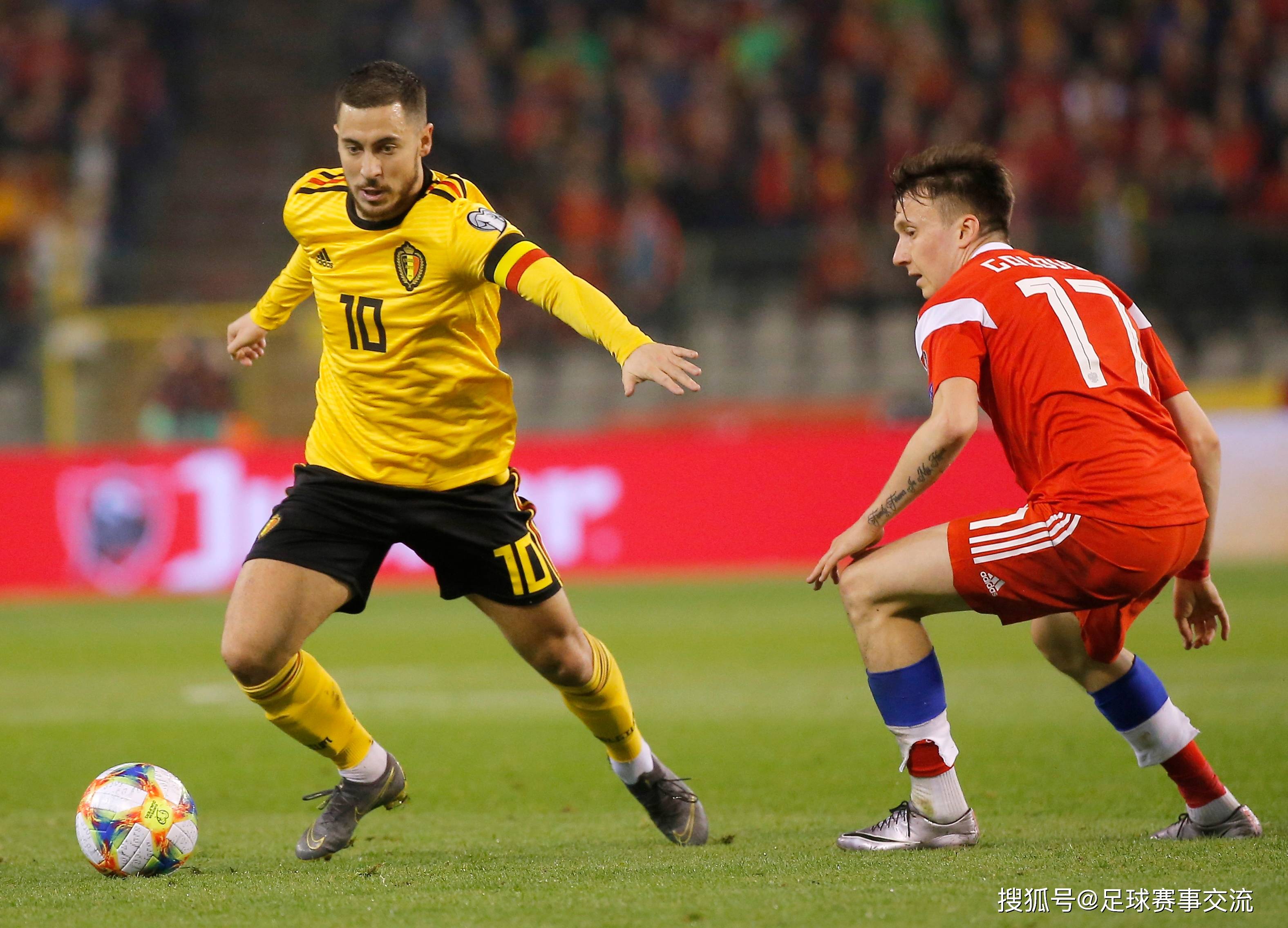 九游体育网址-关于足球与天气：雪战、暴雨中的经典比赛的信息