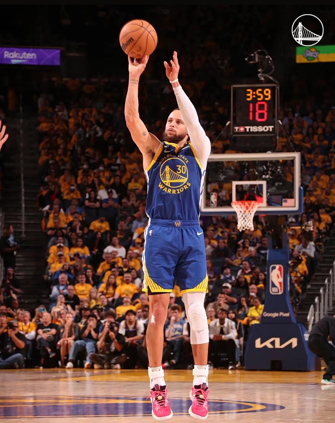 九游体育官网入口-包含库里三分命中数突破4000，历史独一档的词条