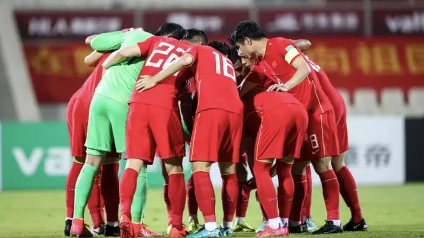 国足世预赛生死战，2-1绝杀晋级下一轮